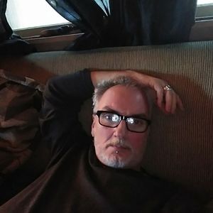 Meet your Posher, Dennis